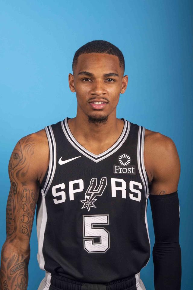 他们不仅在 他们不仅在